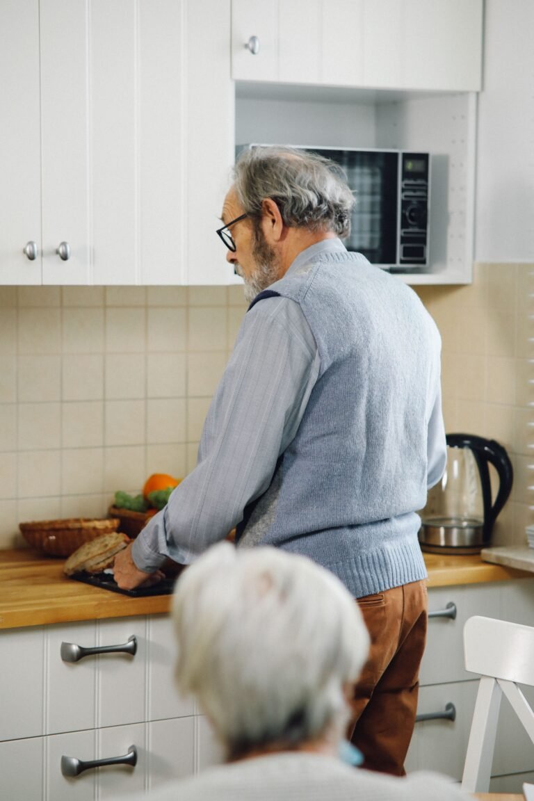 Adapting a Kitchen for Reduced Mobility: What Helps, From Free Fixes to Full Renovations