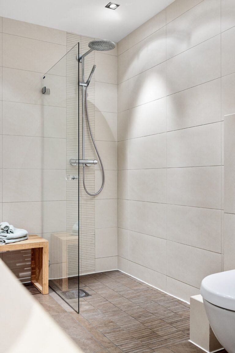 Accessible shower with a handheld showerhead